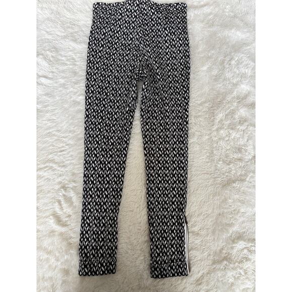 Lysse women's sz. M blk & white design bottom zipper pants. Pretty, comfortable - Picture 11 of 16
